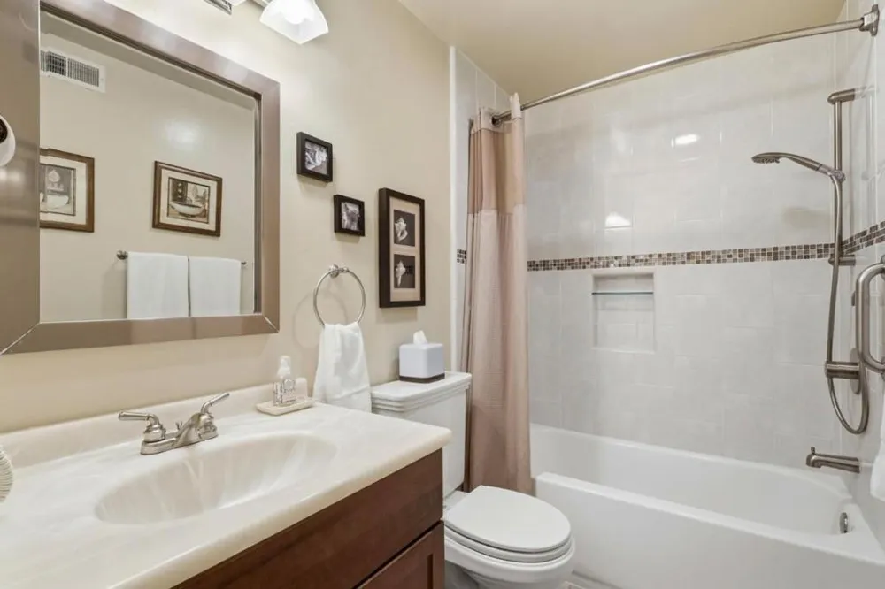 2052 Wharf Road Capitola, CA 95010