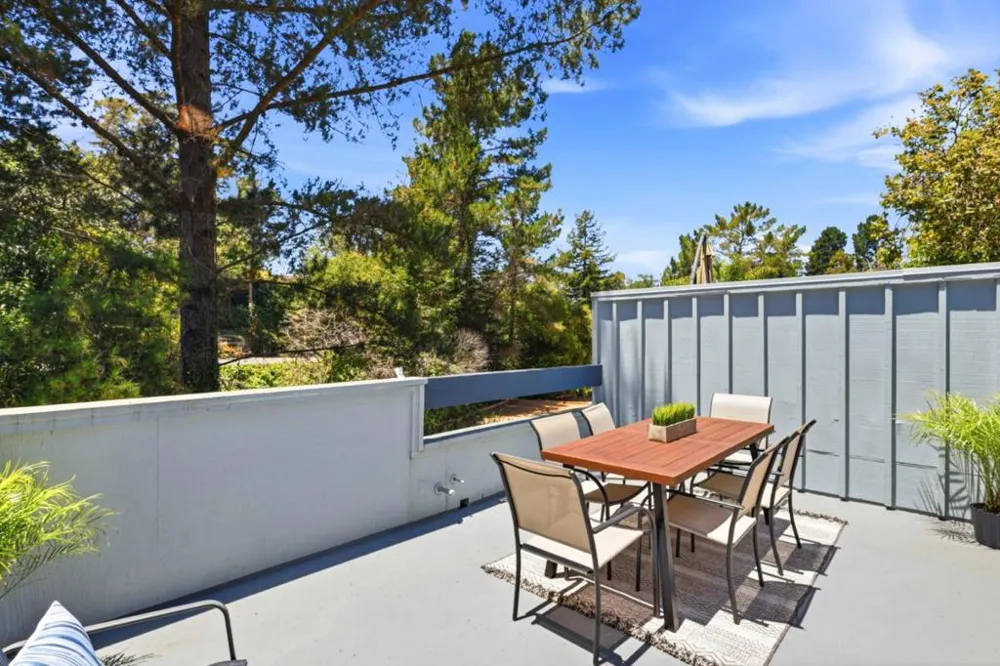 2052 Wharf Road Capitola, CA 95010