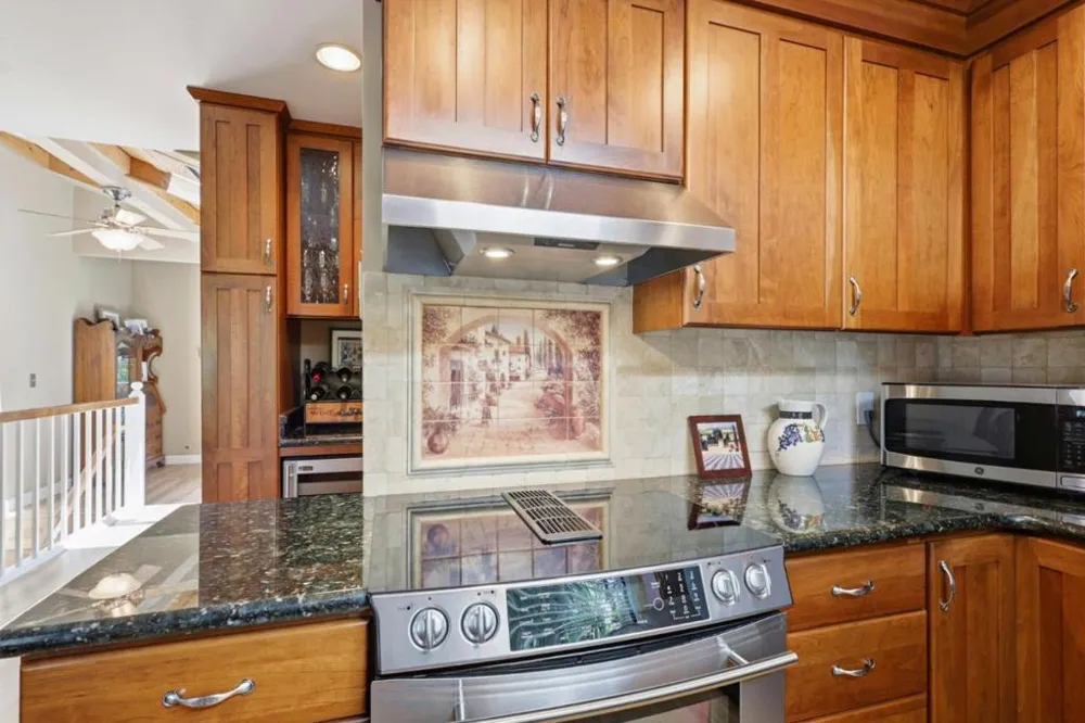 2052 Wharf Road Capitola, CA 95010