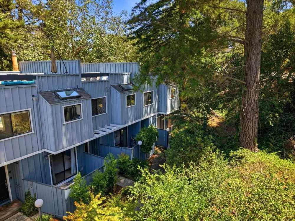 2052 Wharf Road Capitola, CA 95010