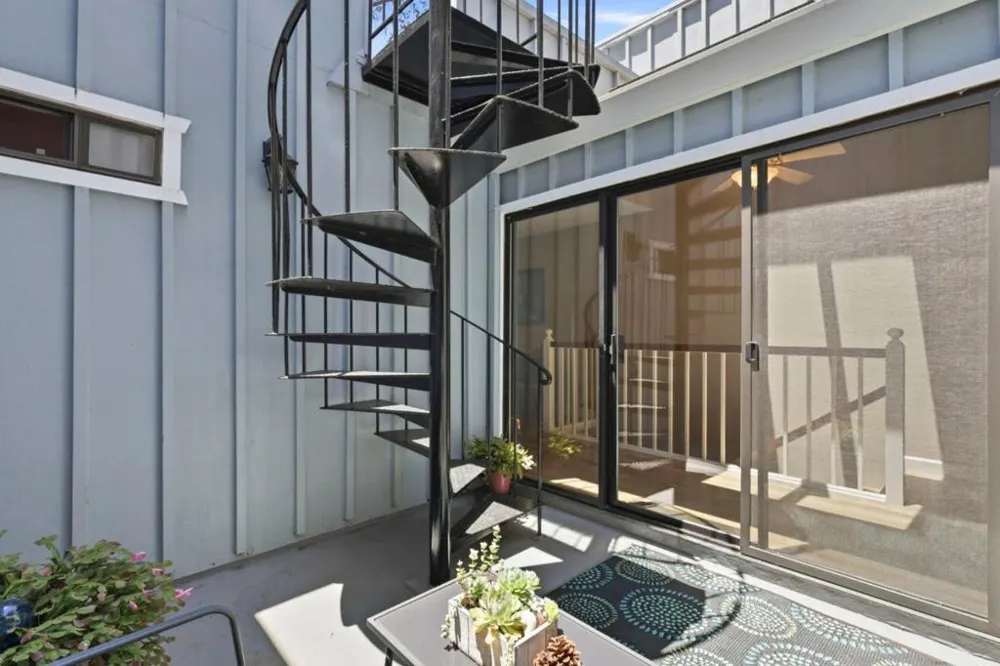 2052 Wharf Road Capitola, CA 95010