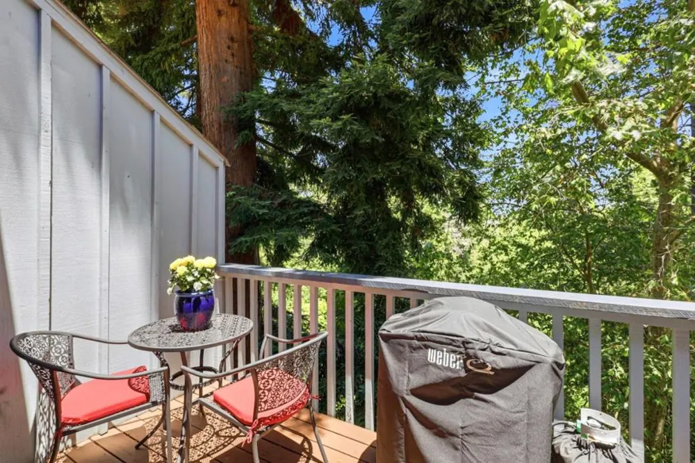 2052 Wharf Road Capitola, CA 95010