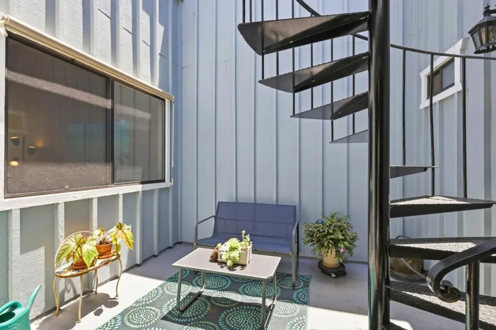 2052 Wharf Road Capitola, CA 95010