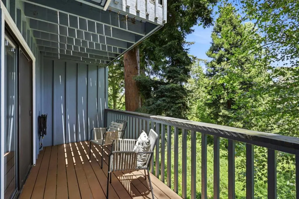 2052 Wharf Road Capitola, CA 95010