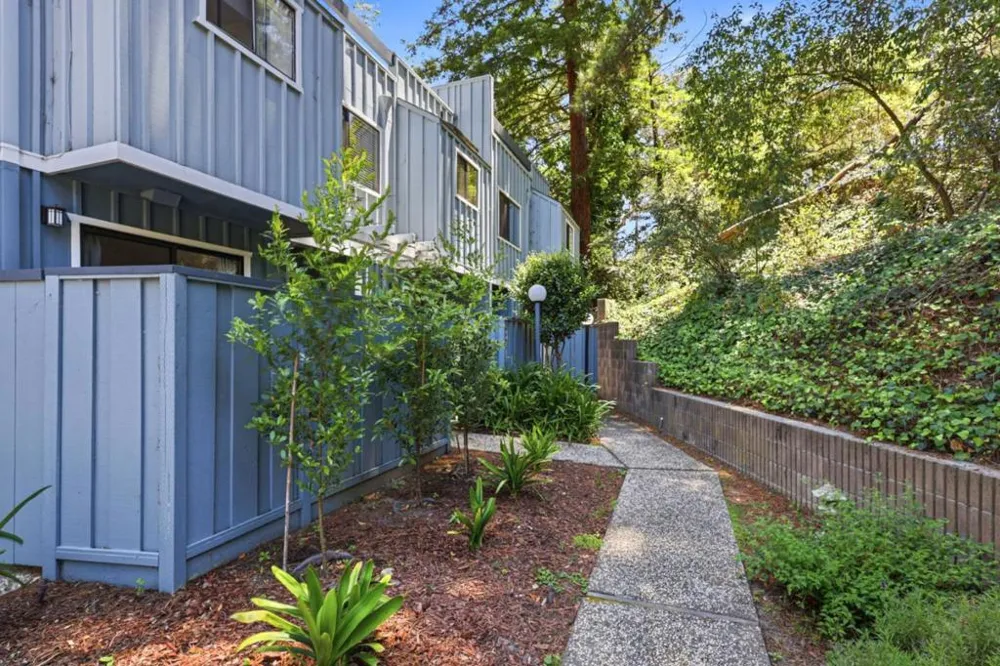 2052 Wharf Road Capitola, CA 95010