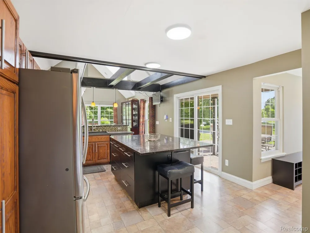 5556 Ormond Road White Lake Charter Township, MI 48383