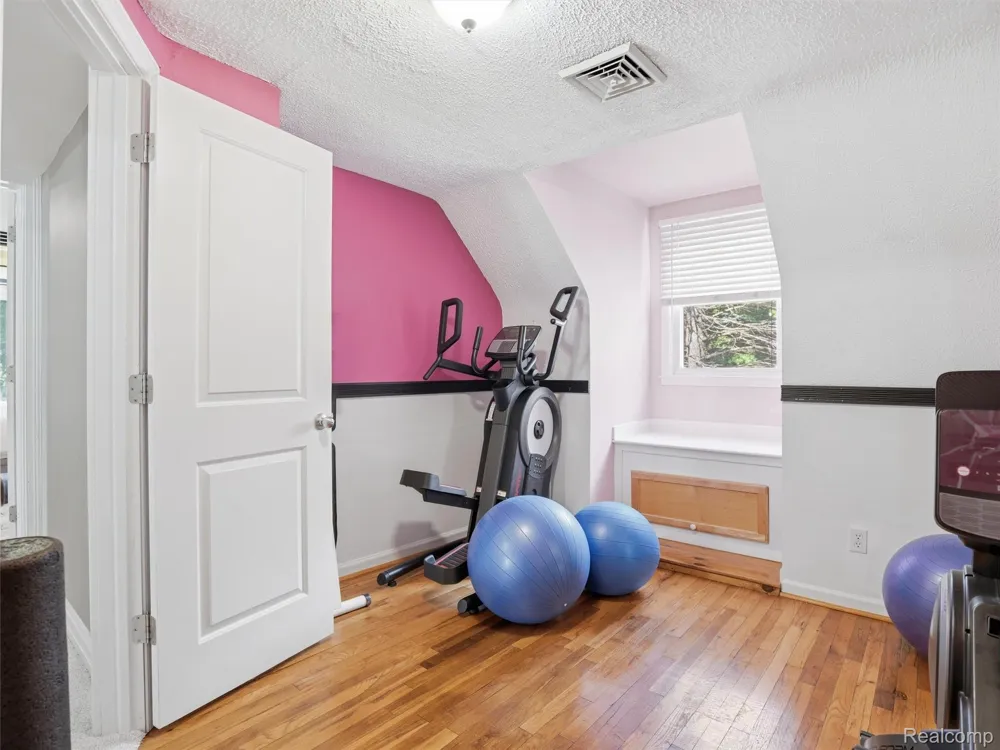 5556 Ormond Road White Lake Charter Township, MI 48383