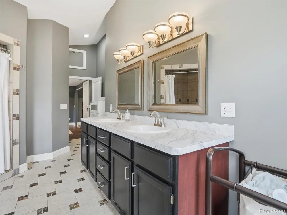 5556 Ormond Road White Lake Charter Township, MI 48383