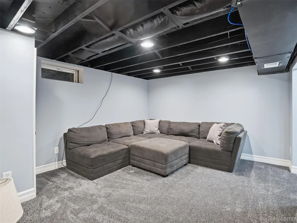 5556 Ormond Road White Lake Charter Township, MI 48383