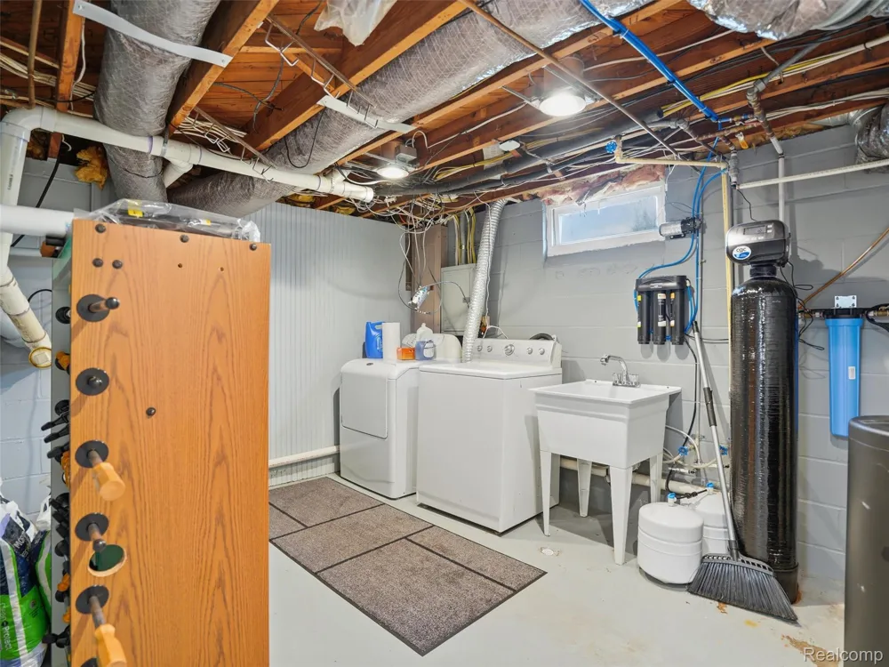 5556 Ormond Road White Lake Charter Township, MI 48383