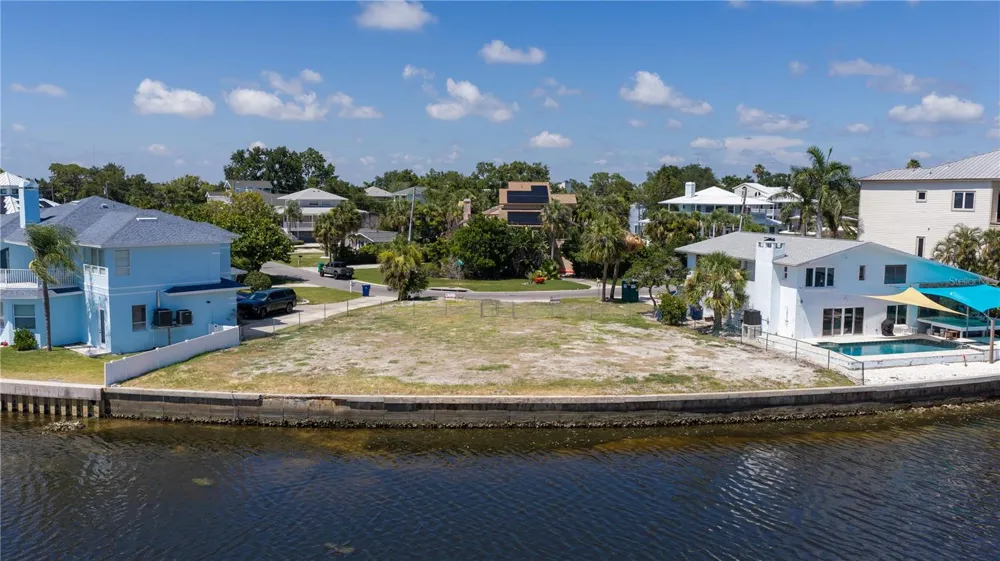 121 AUGUSTA AVENUE Palm Harbor, FL 34683