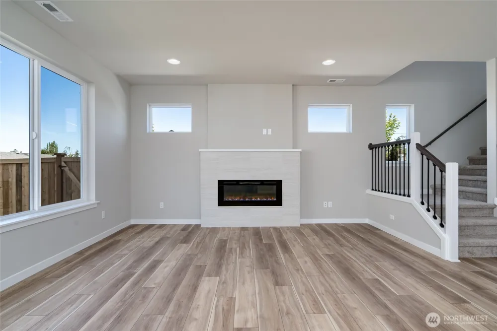 2455 SW Ridgeway Drive Oak Harbor, WA 98277