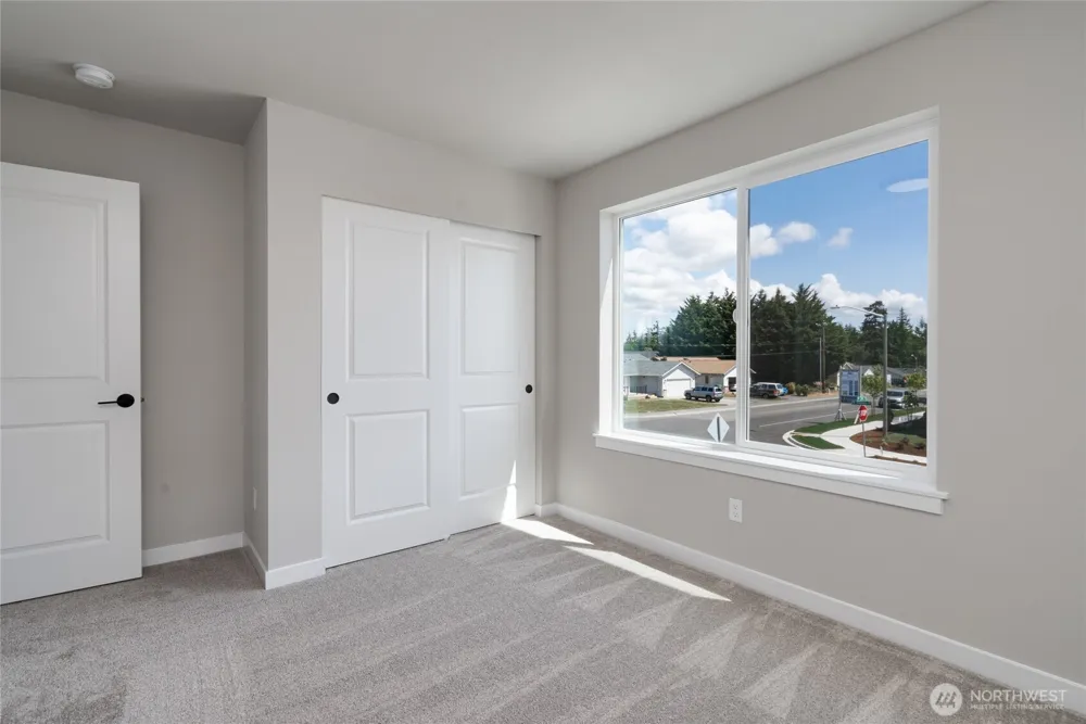 2455 SW Ridgeway Drive Oak Harbor, WA 98277