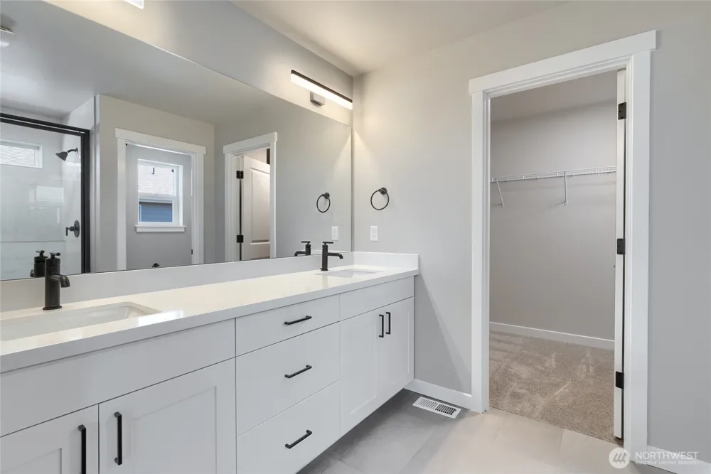 2455 SW Ridgeway Drive Oak Harbor, WA 98277