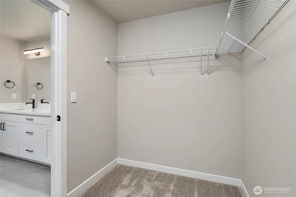 2455 SW Ridgeway Drive Oak Harbor, WA 98277