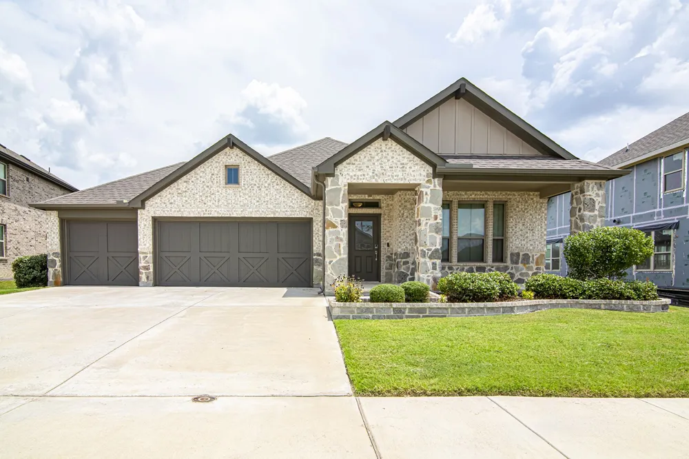 4718 BUTTONBUSH DR Venus, TX 76084