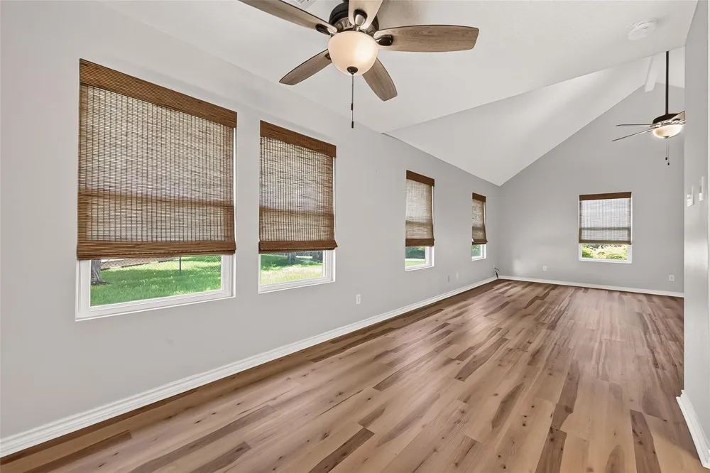 5317 County Road 868e Brazoria, TX 77422