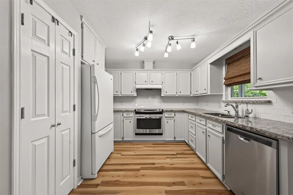 5317 County Road 868e Brazoria, TX 77422