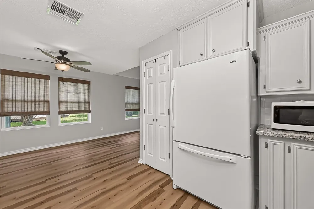 5317 County Road 868e Brazoria, TX 77422