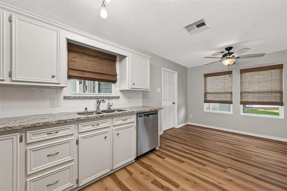 5317 County Road 868e Brazoria, TX 77422