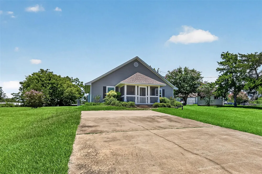 5317 County Road 868e Brazoria, TX 77422