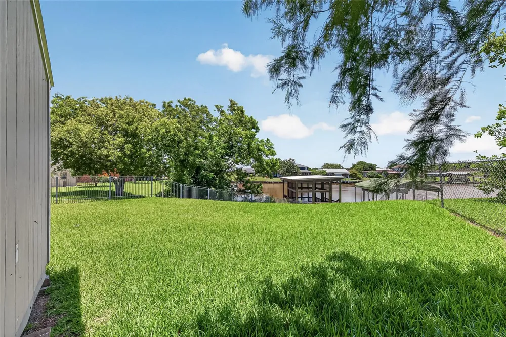 5317 County Road 868e Brazoria, TX 77422
