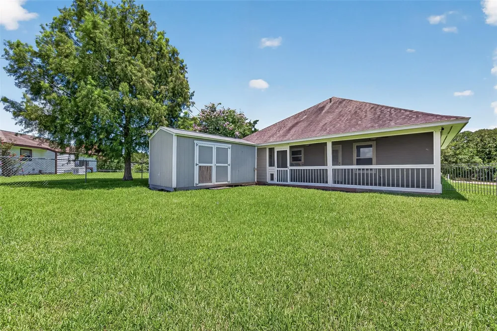 5317 County Road 868e Brazoria, TX 77422