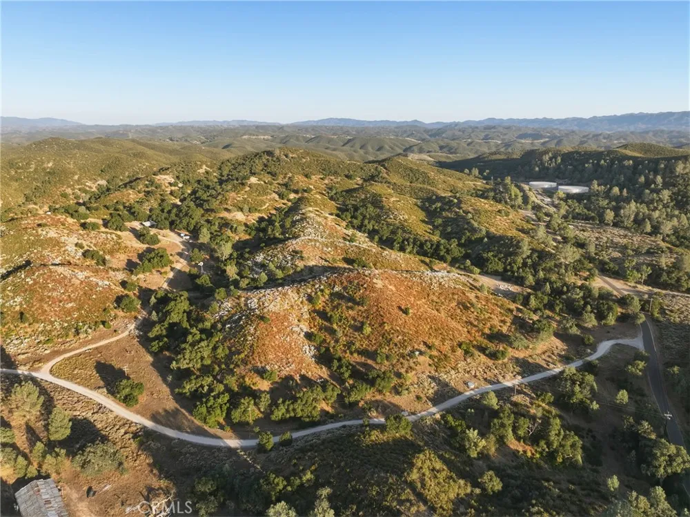5885 Lion Ridge Creston, CA 93432