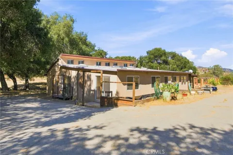 5885 Lion Ridge