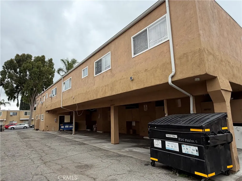 18315 Malden Northridge, CA 91325