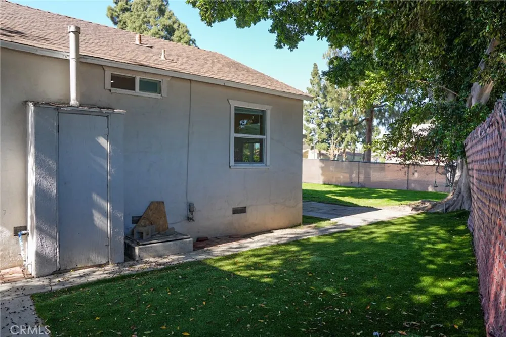 1664 Oak Placentia, CA 92870