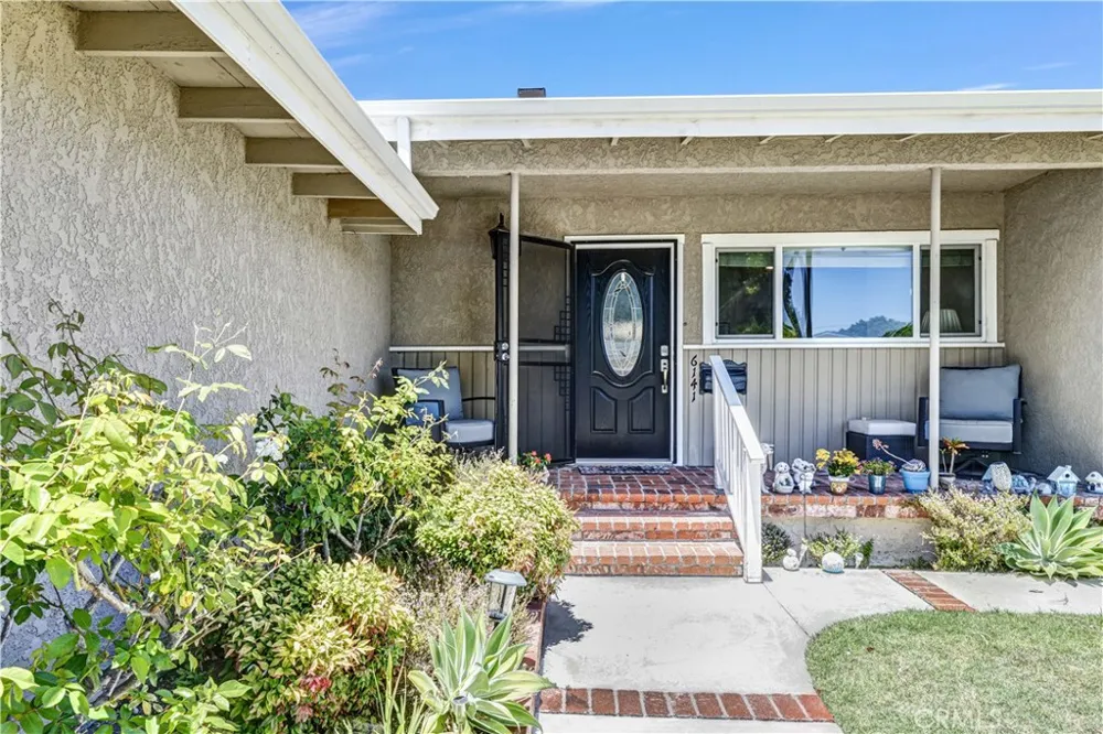 6141 E Huntdale Street E Long Beach, CA 90808