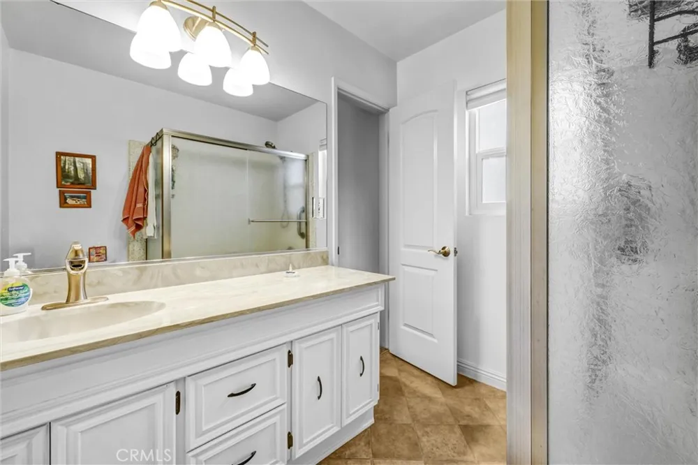 6141 E Huntdale Street E Long Beach, CA 90808