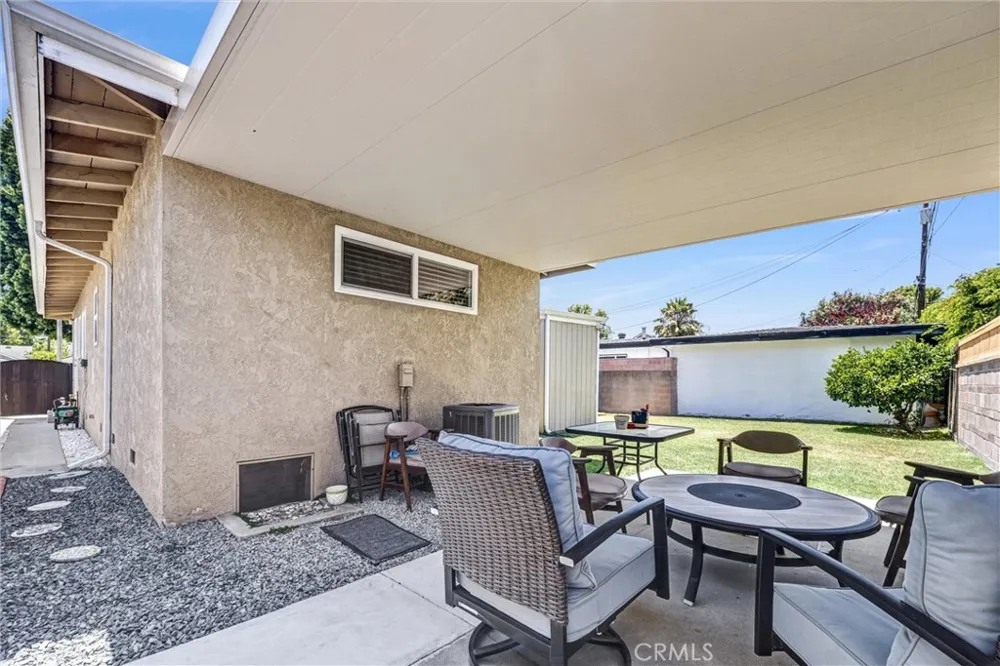 6141 E Huntdale Street E Long Beach, CA 90808