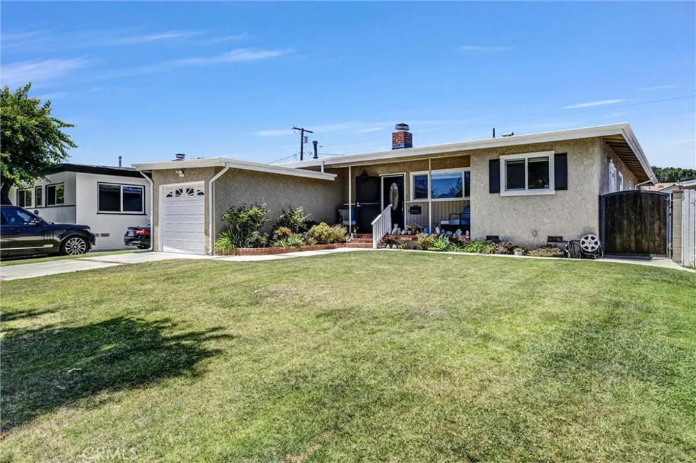 6141 E Huntdale Street E Long Beach, CA 90808