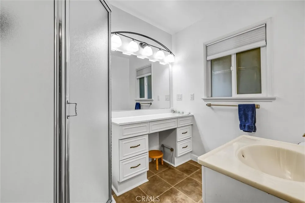 6141 E Huntdale Street E Long Beach, CA 90808