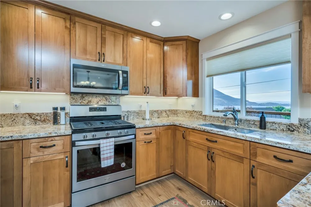 3012 Oak Crest Drive Clearlake, CA 95422
