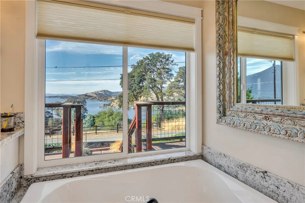 3012 Oak Crest Drive Clearlake, CA 95422