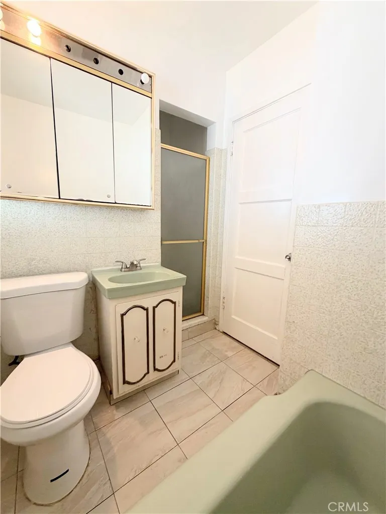 708 Violeta Alhambra, CA 91801