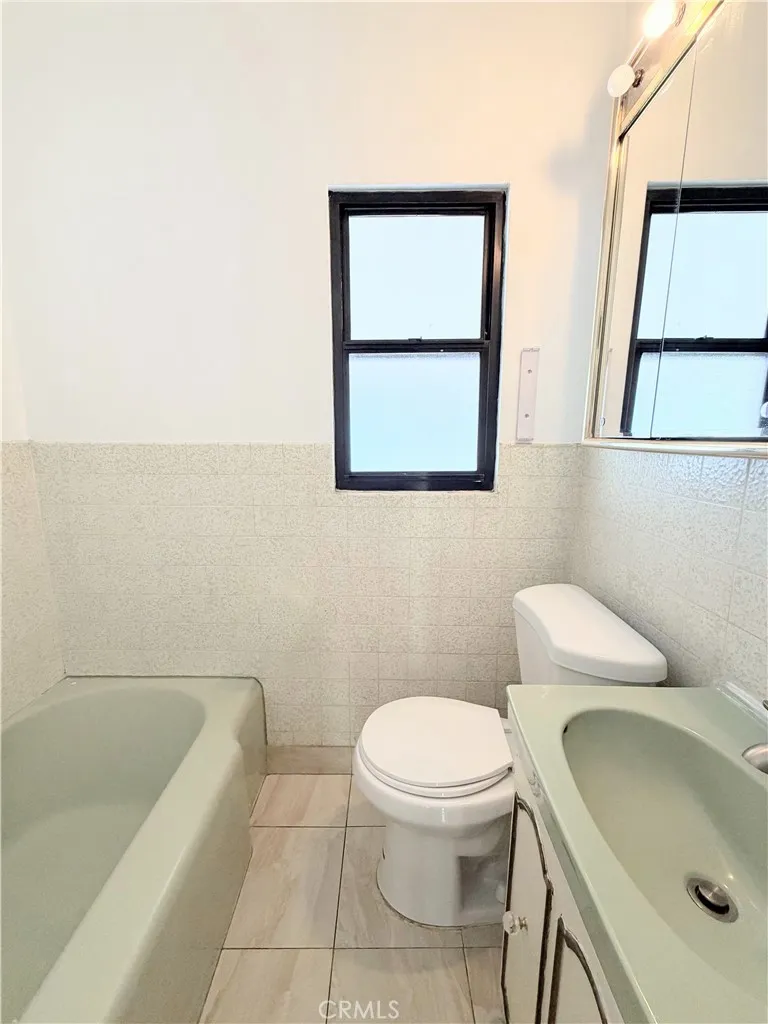 708 Violeta Alhambra, CA 91801