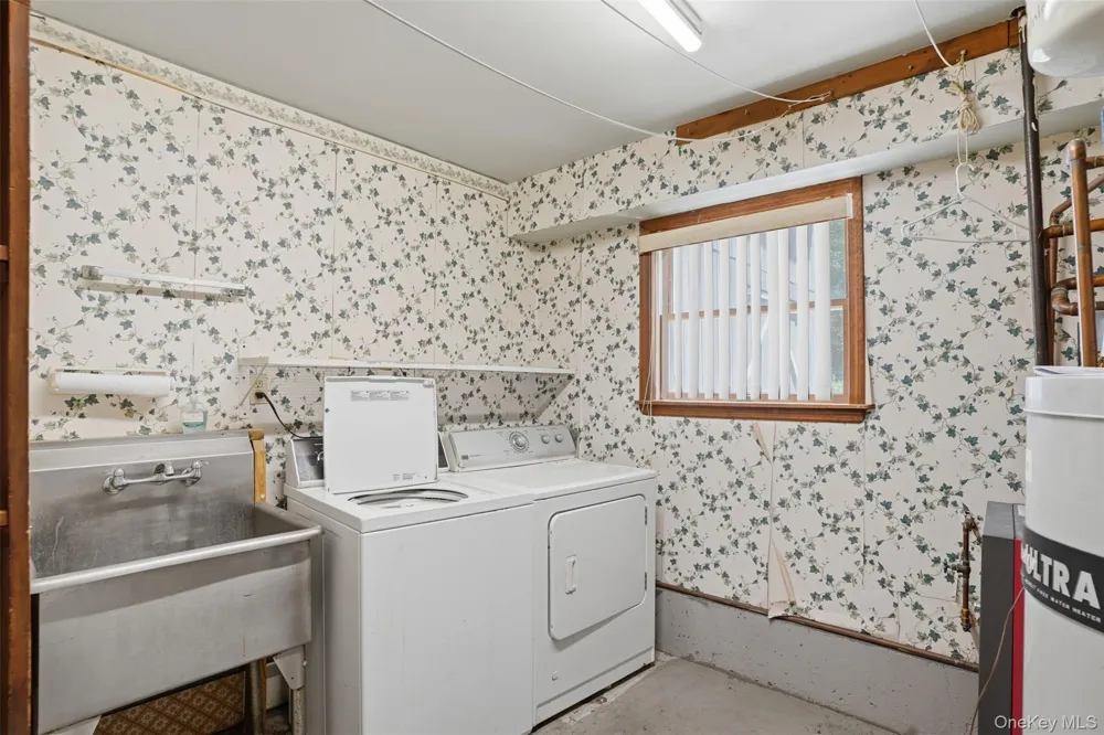 122 River Road Wallkill, NY 12589