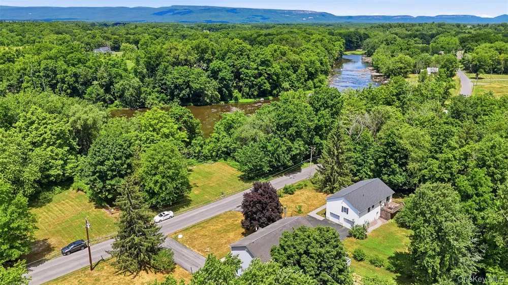 122 River Road Wallkill, NY 12589