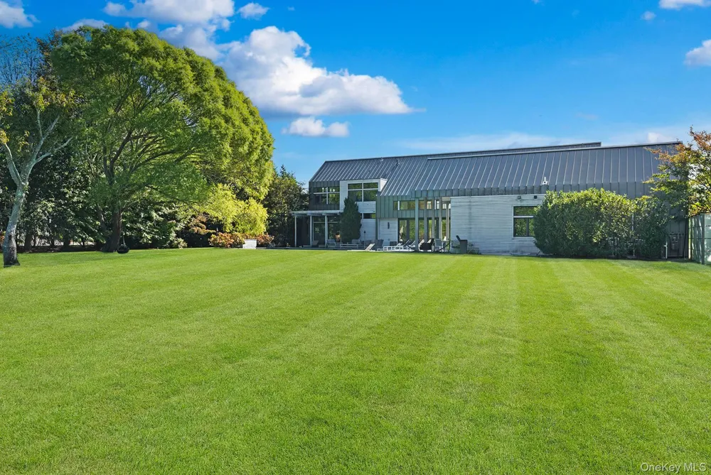 104 Osprey Way Water Mill, NY 11976