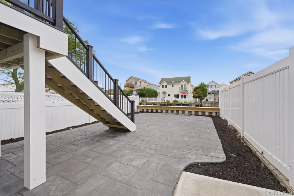 157 Sportsmans Avenue Freeport, NY 11520