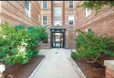 63-93 Woodhaven Blvd #6G3