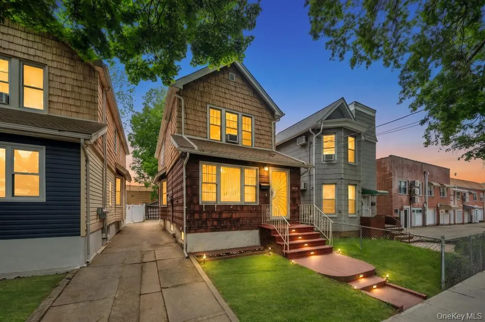 9419 96th Street Ozone Park, NY 11416