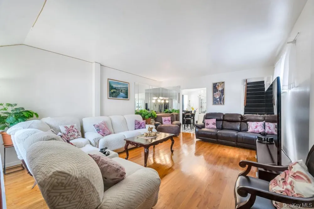 9419 96th Street Ozone Park, NY 11416