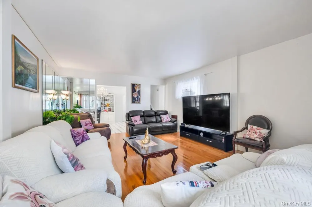 9419 96th Street Ozone Park, NY 11416
