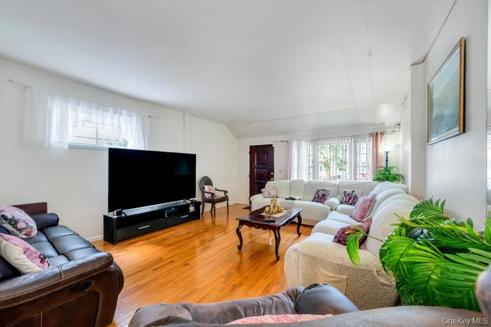 9419 96th Street Ozone Park, NY 11416