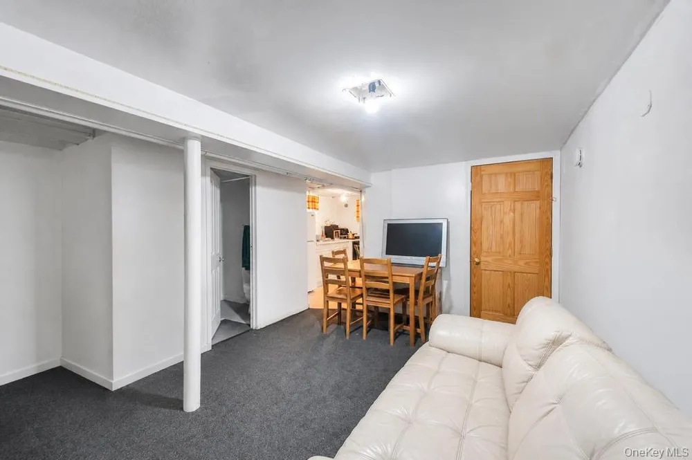 9419 96th Street Ozone Park, NY 11416